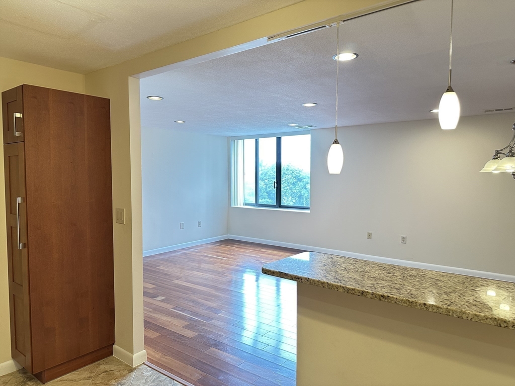 1006 Paradise Road, Unit PHN Swampscott, MA 01907 - Photo 11 of 35