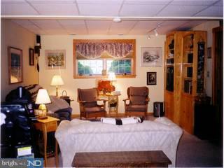 2425 Hopewell Road Elverson, PA 19520 - Photo 4 of 6 Gallery Image 4