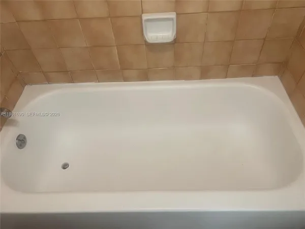 $2,450 | 590 Northwest 114th Avenue, Unit 202, Sweetwater, FL 33172