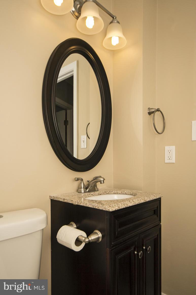 7622 Charlesmont Road Baltimore, MD 21222 - Photo 23 of 23 Bath (Master)