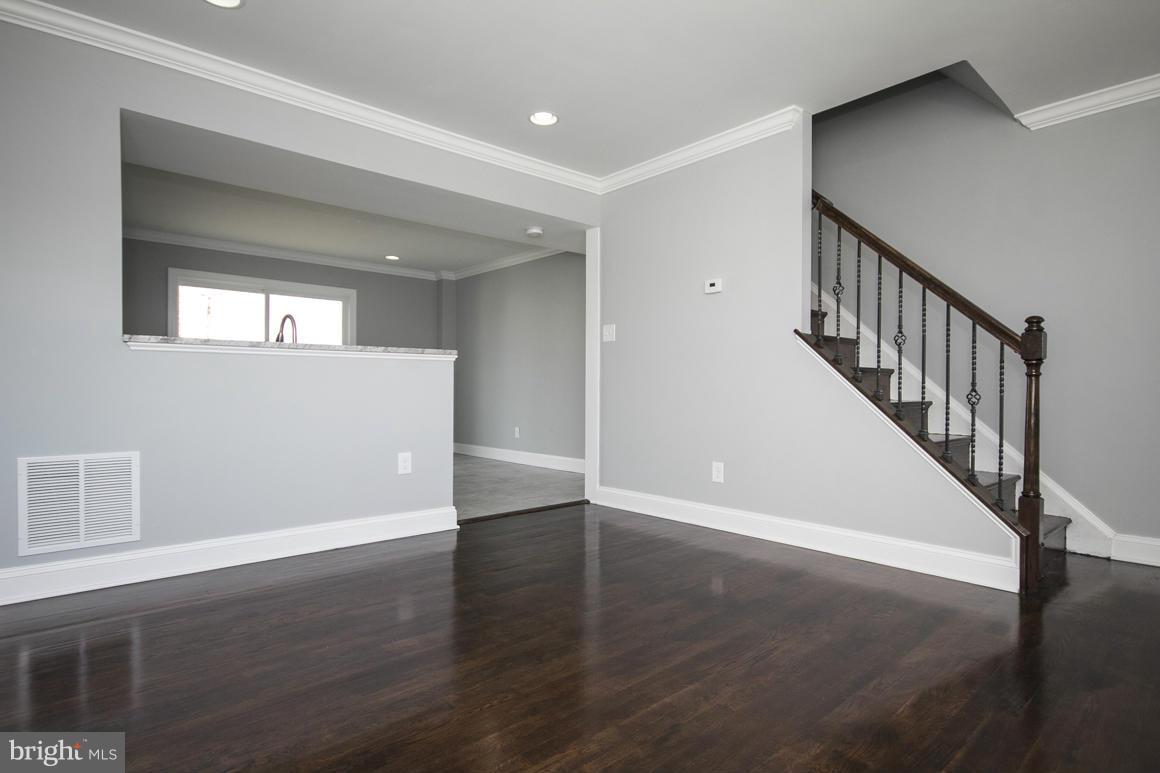 7622 Charlesmont Road Baltimore, MD 21222 - Photo 5 of 23 Family Room