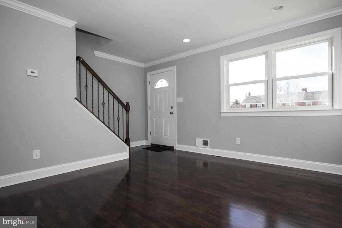 7622 Charlesmont Road Baltimore, MD 21222 - Photo 6 of 23 Family Room