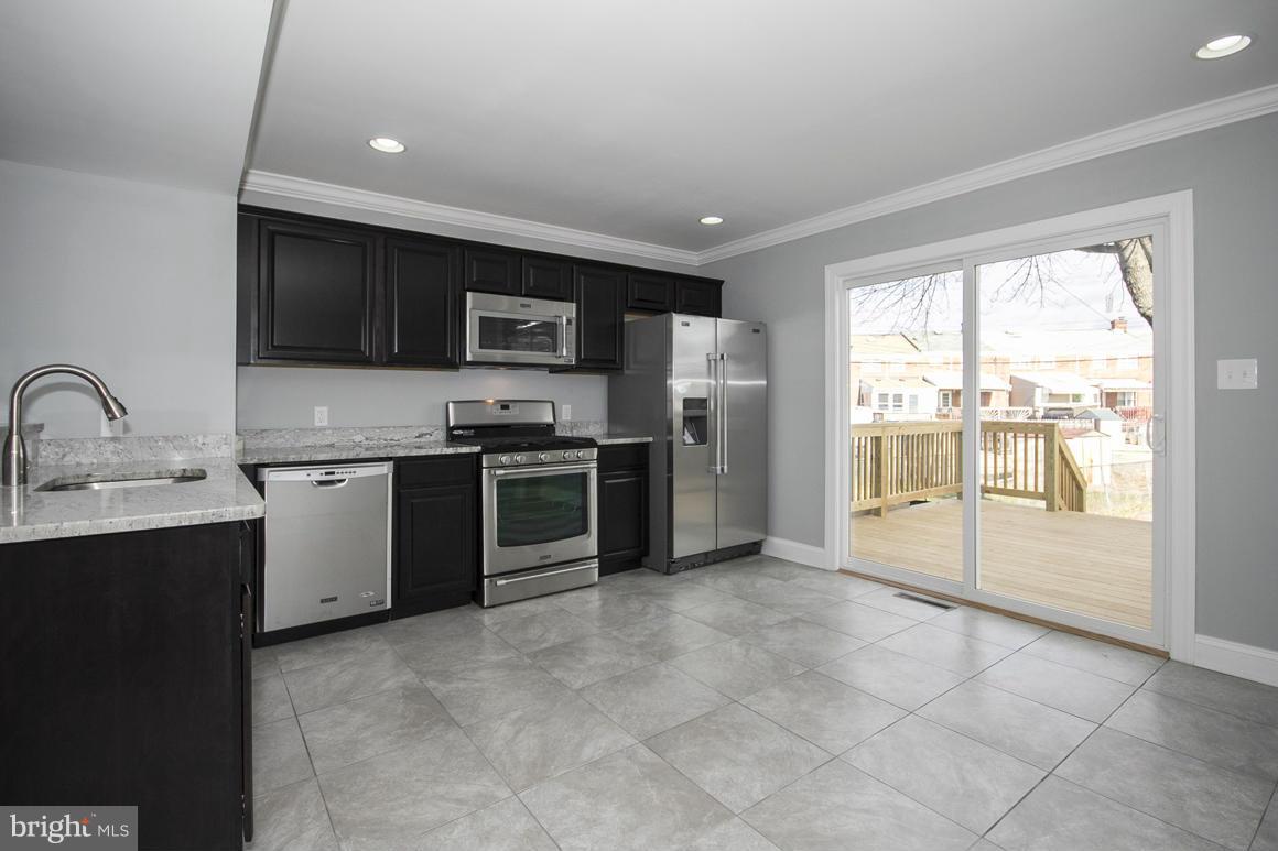 7622 Charlesmont Road Baltimore, MD 21222 - Photo 7 of 23 Kitchen