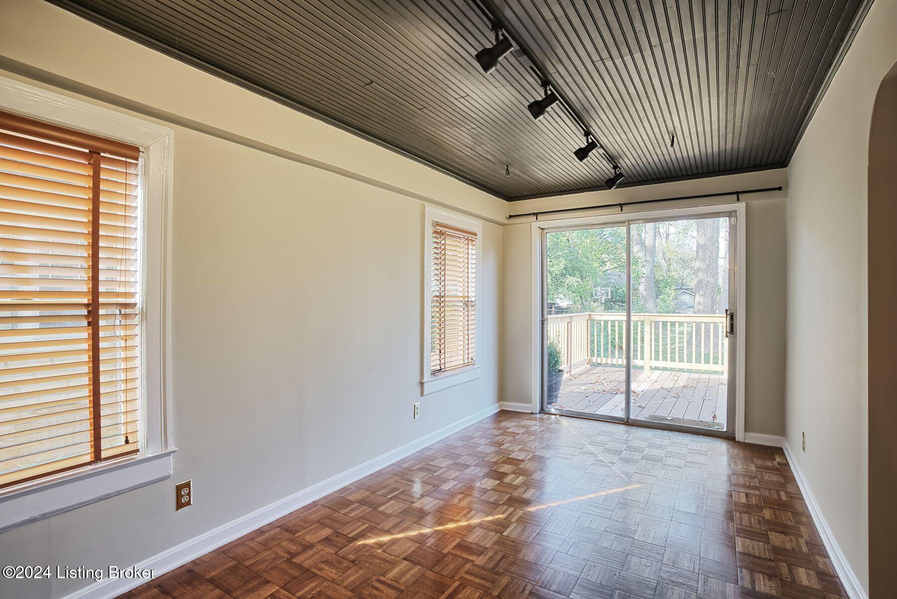 3031 Lexington Road Louisville, KY 40206 - Photo 13 of 46 photo_online_013