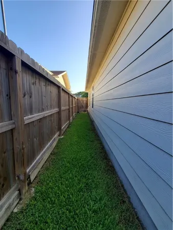 $1,500 | 4110 Grossman Drive, Unit B, Corpus Christi, TX 78411