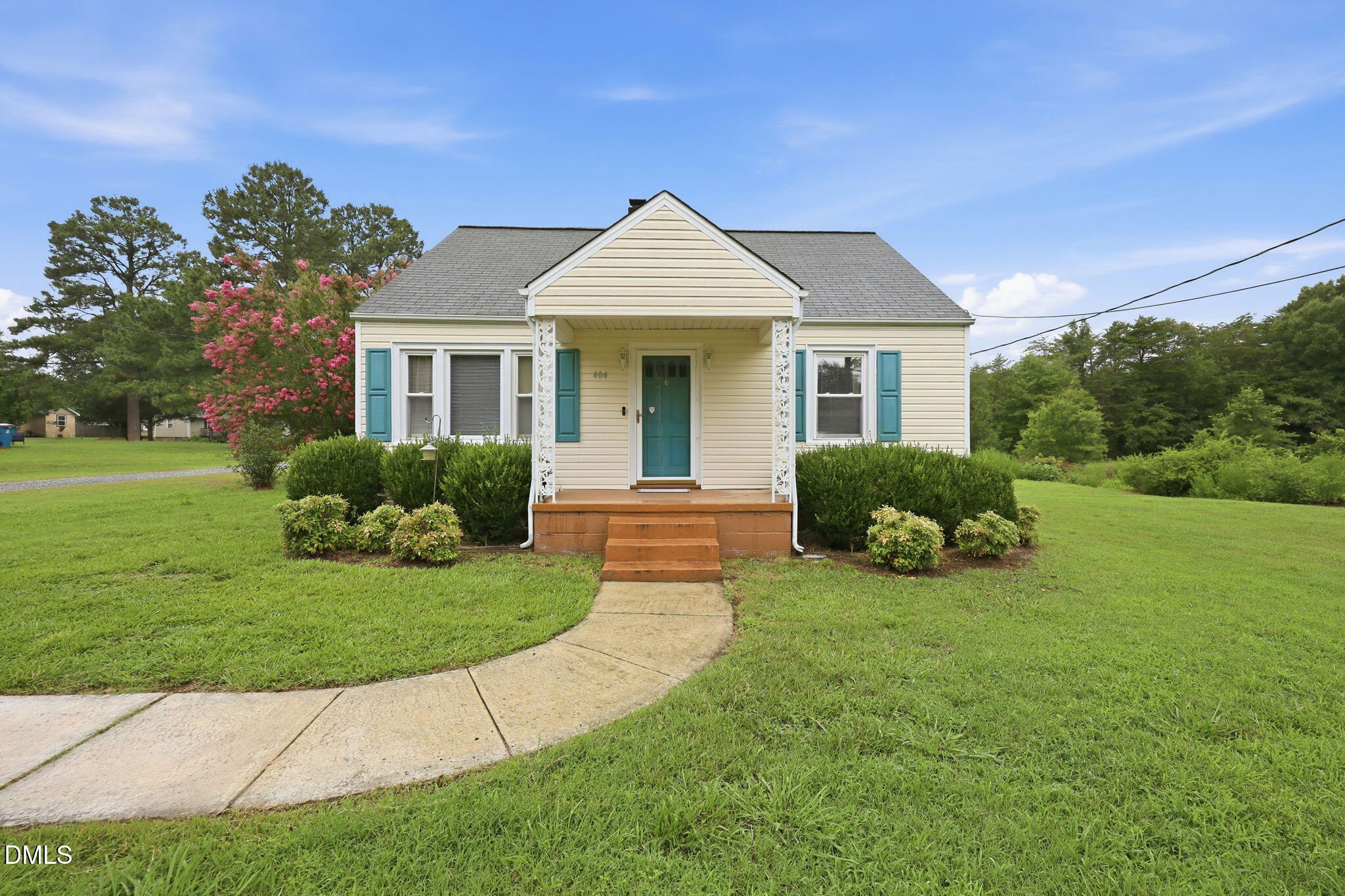 404 Glen Raven Road Burlington, NC 27217 - Photo 1 of 32 1-web-or-mls-IMG_6786 - edited