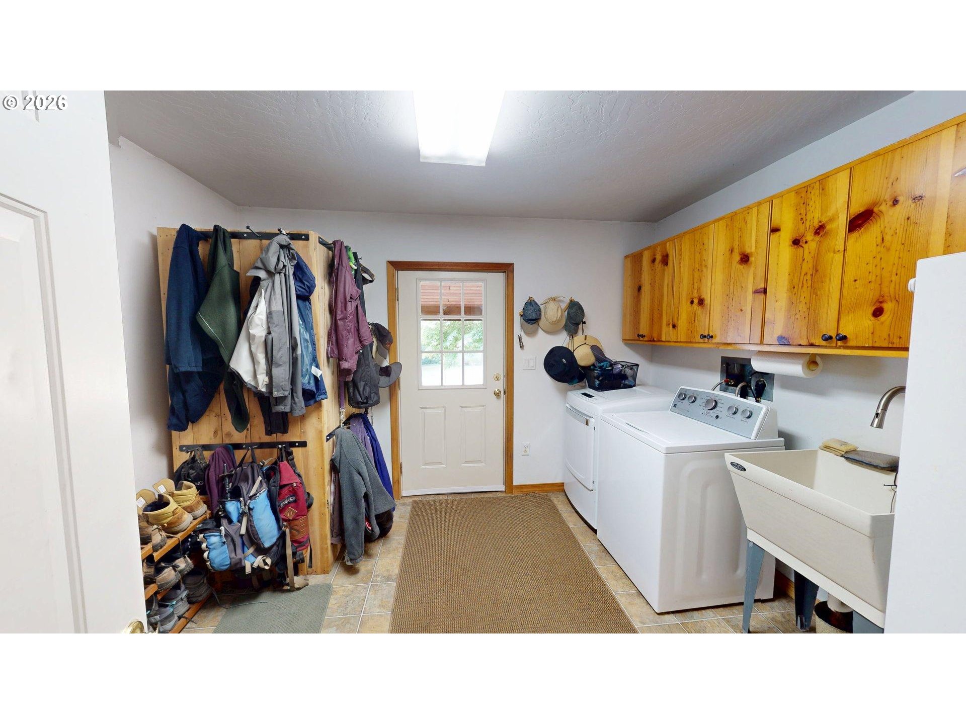 95835 Martin Ranch Road Brookings, OR 97415 - Photo 26 of 43 Laundry