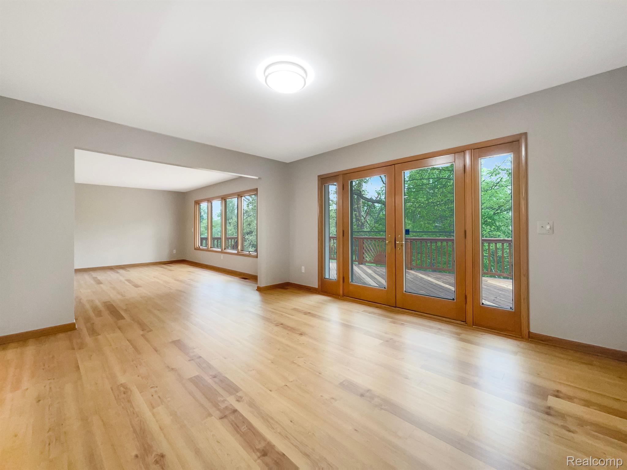 2137 Clinton View Circle Rochester, MI 48309 - Photo 11 of 38 Gallery Image 11