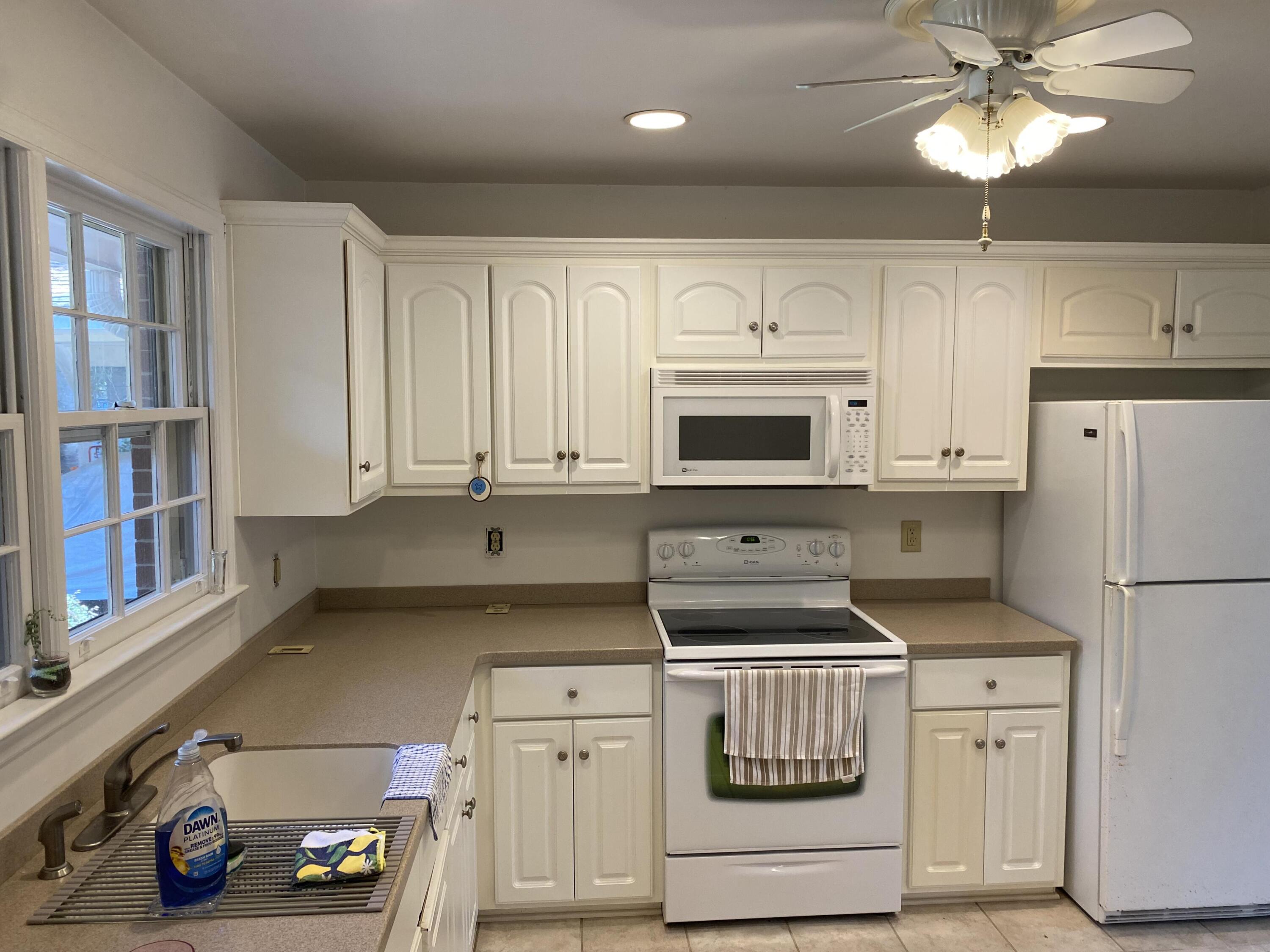 821 East Rollingwood Road Aiken, SC 29801 - Photo 4 of 6