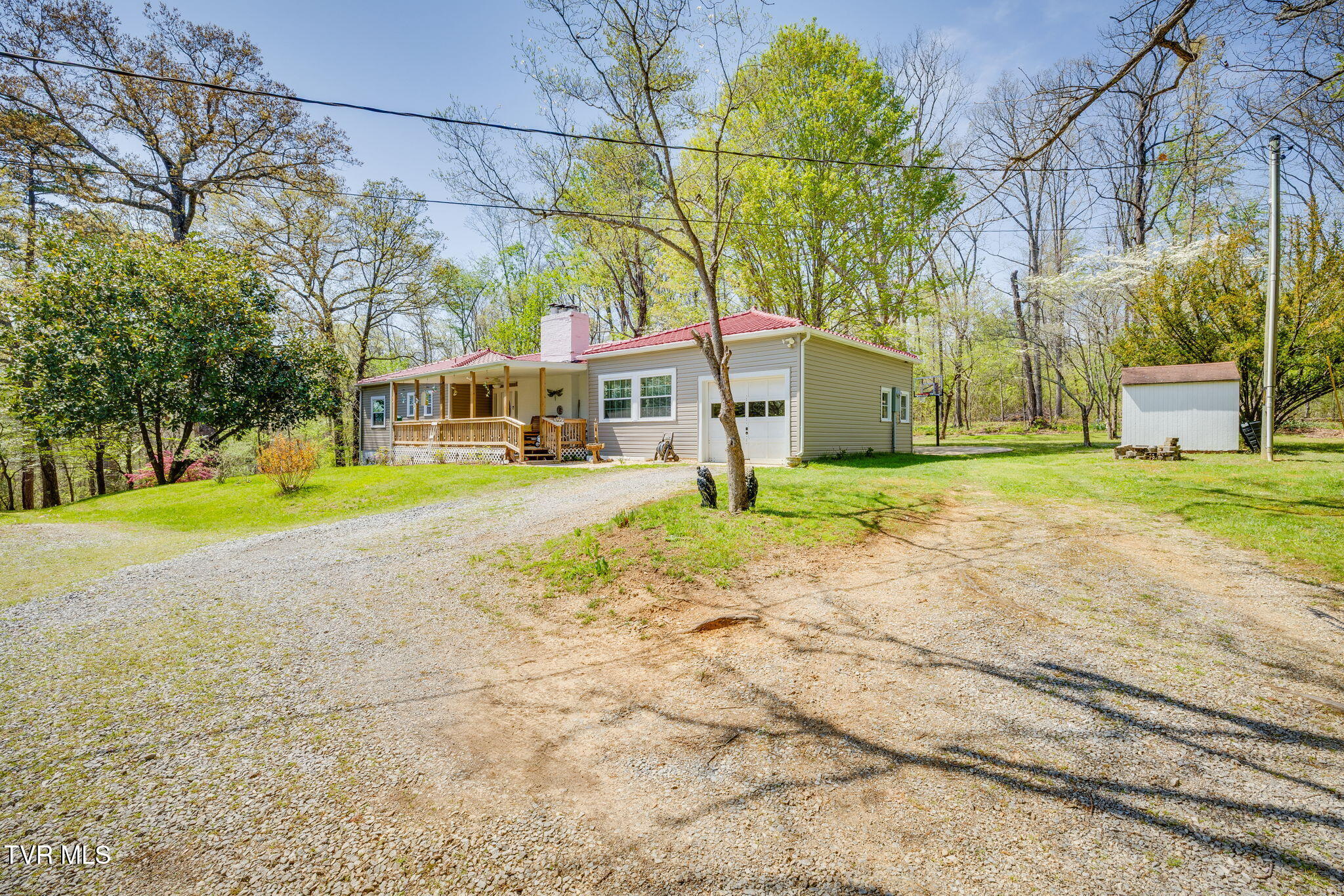3990 Warrensburg Road Greeneville, TN 37743 - Photo 2 of 41 002