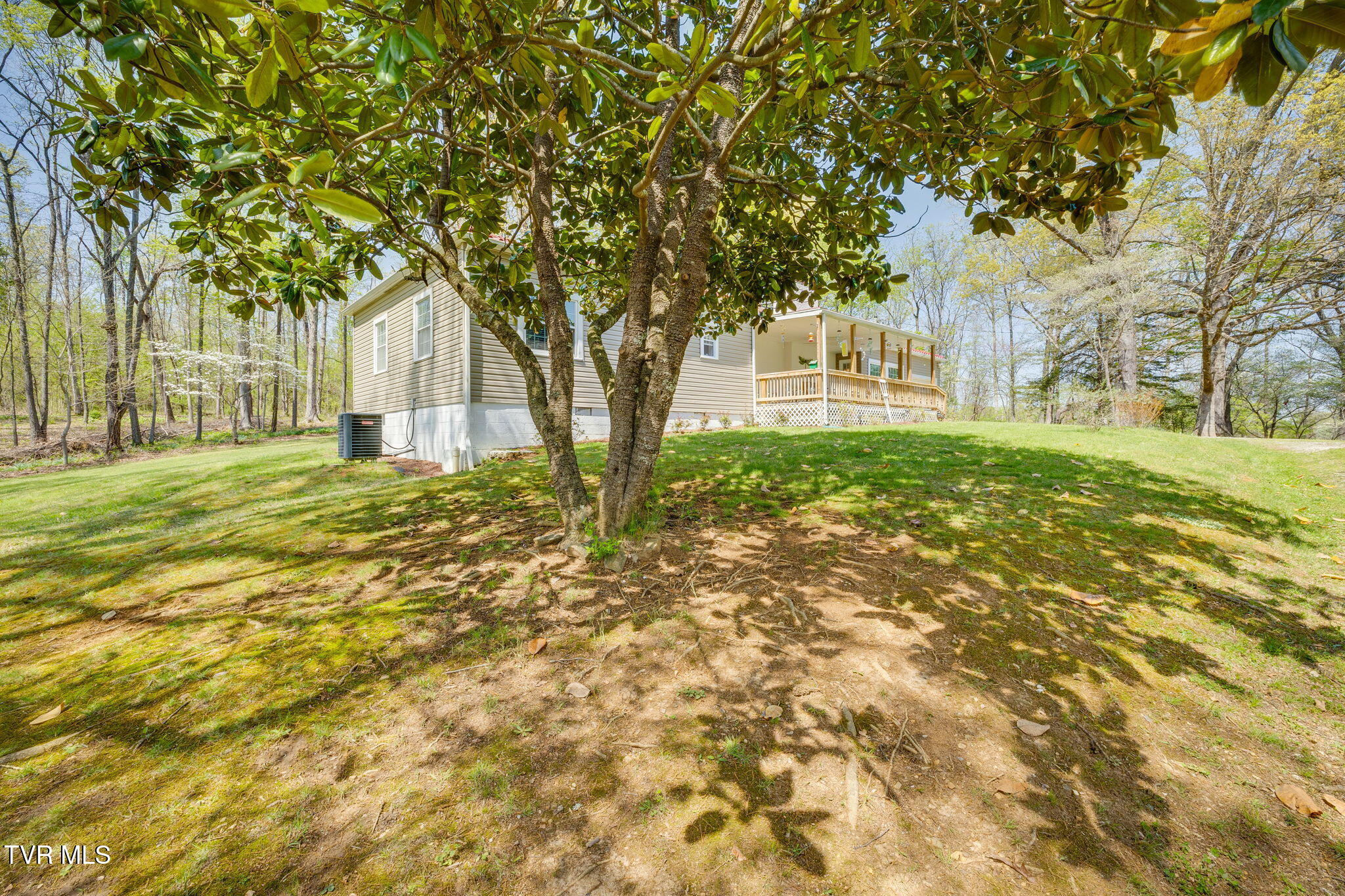 3990 Warrensburg Road Greeneville, TN 37743 - Photo 3 of 41 003
