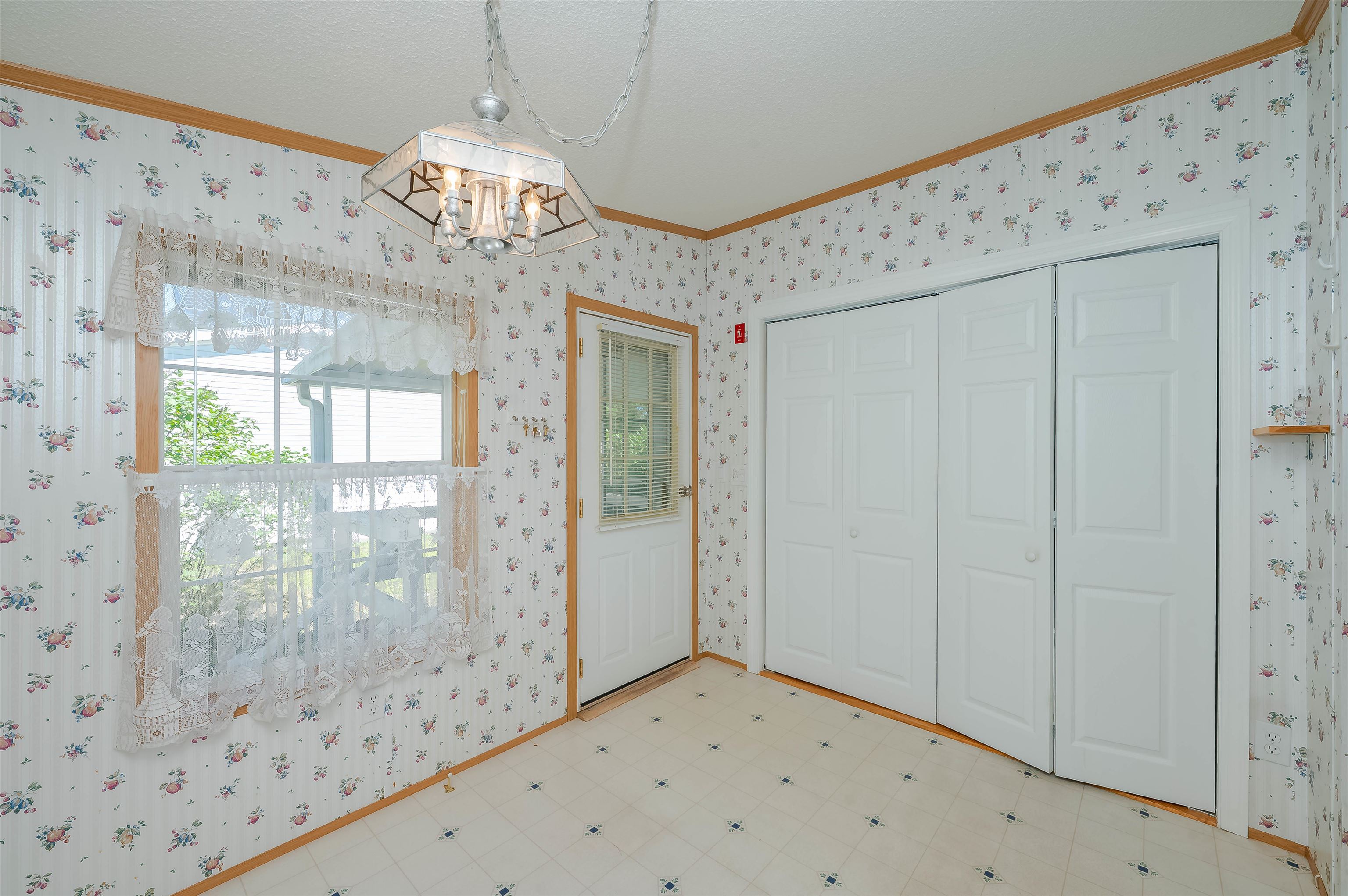19 Shiloh Drive Rochester, NH 03867 - Photo 3 of 38