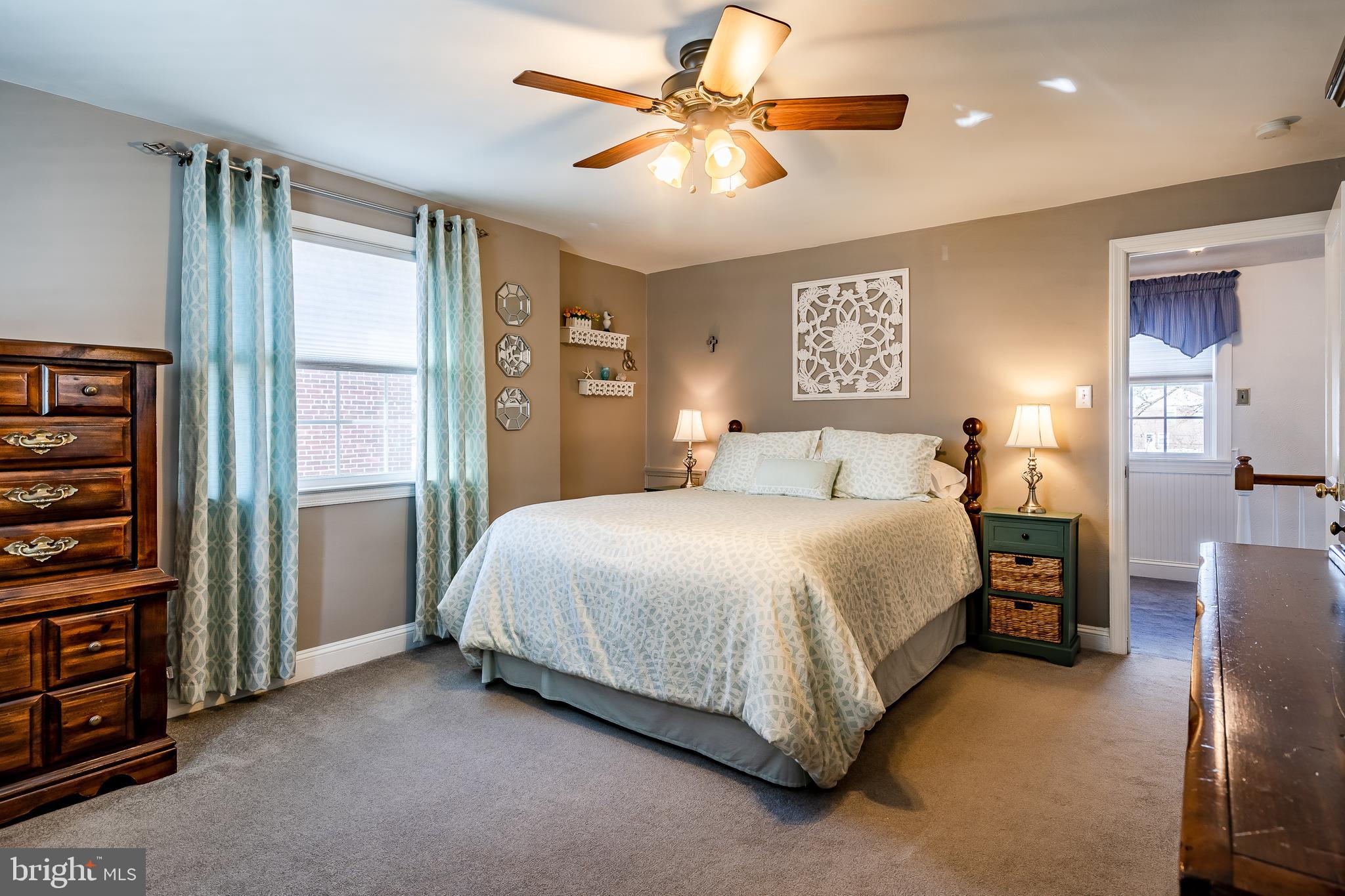 566 Evans Road Springfield, PA 19064 - Photo 24 of 53 Large bright main bedroom