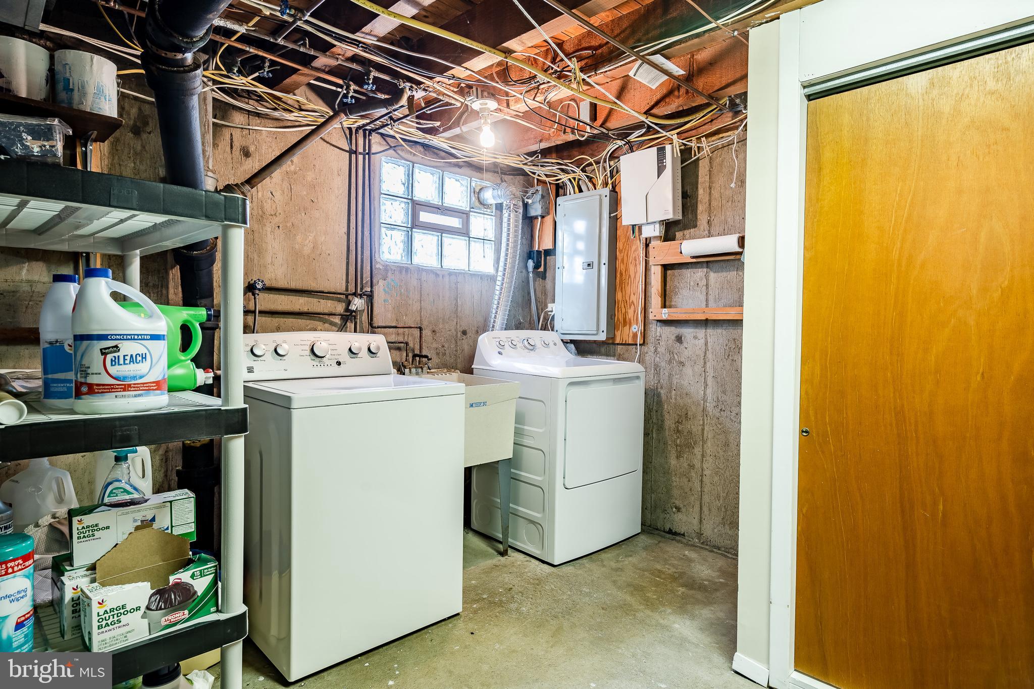 566 Evans Road Springfield, PA 19064 - Photo 39 of 53 Washer and Dryer included