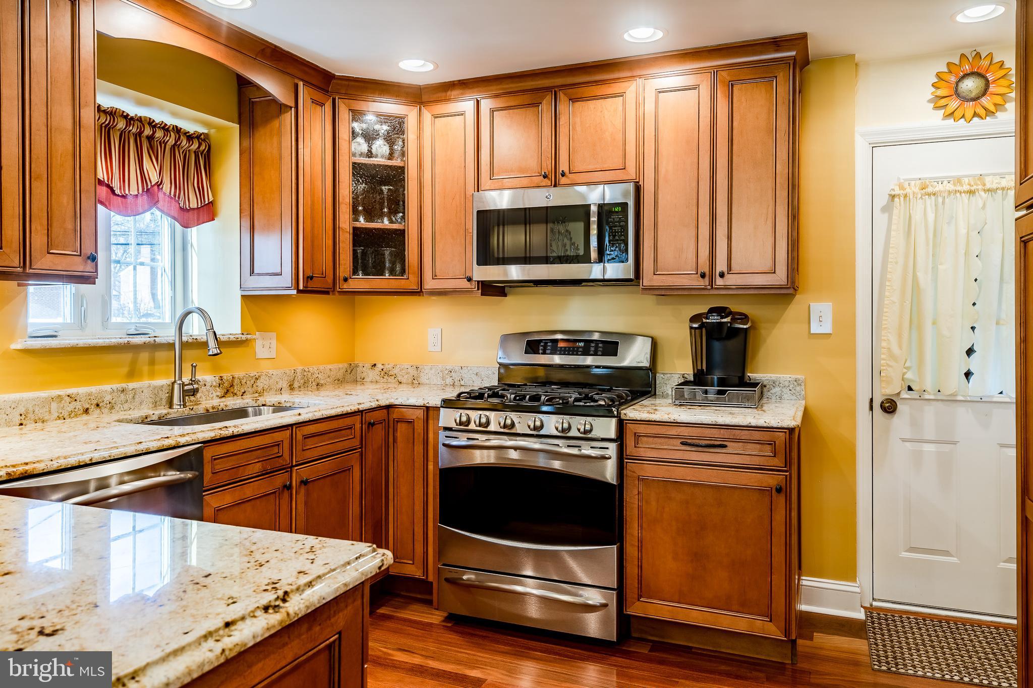 566 Evans Road Springfield, PA 19064 - Photo 5 of 53 Delightful kitchen