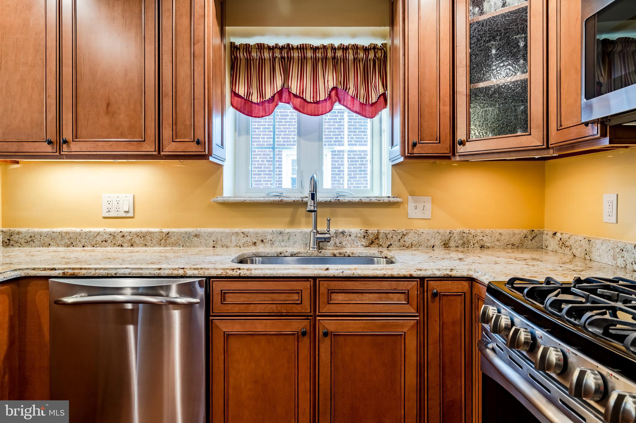 566 Evans Road Springfield, PA 19064 - Photo 6 of 53 Gas cooking