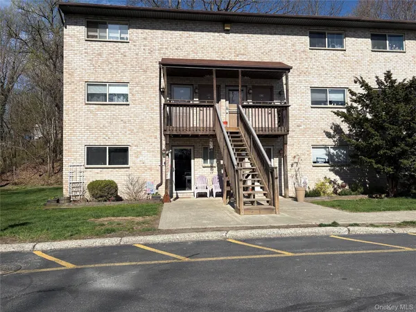 $99,000 | 26 Cooper Road, Unit 916, Poughkeepsie, NY 12603