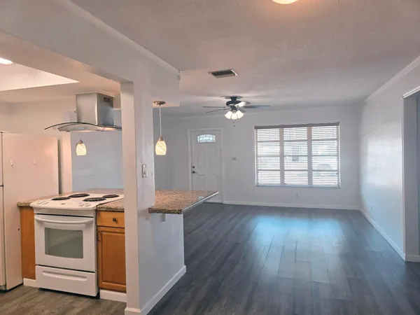 $2,250 | 5713 Northwest 65th Terrace, Tamarac, FL 33321