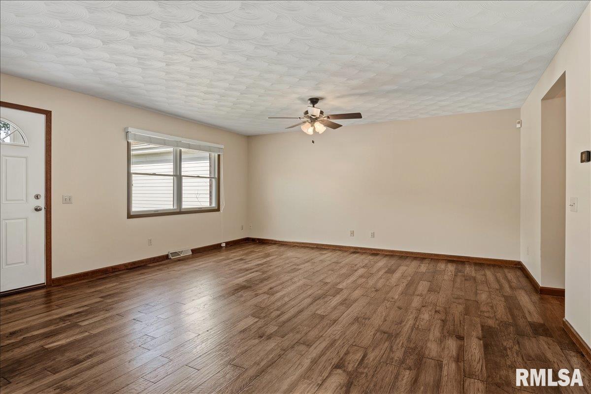 3129 Turning Mill Drive Springfield, IL 62704 - Photo 5 of 30