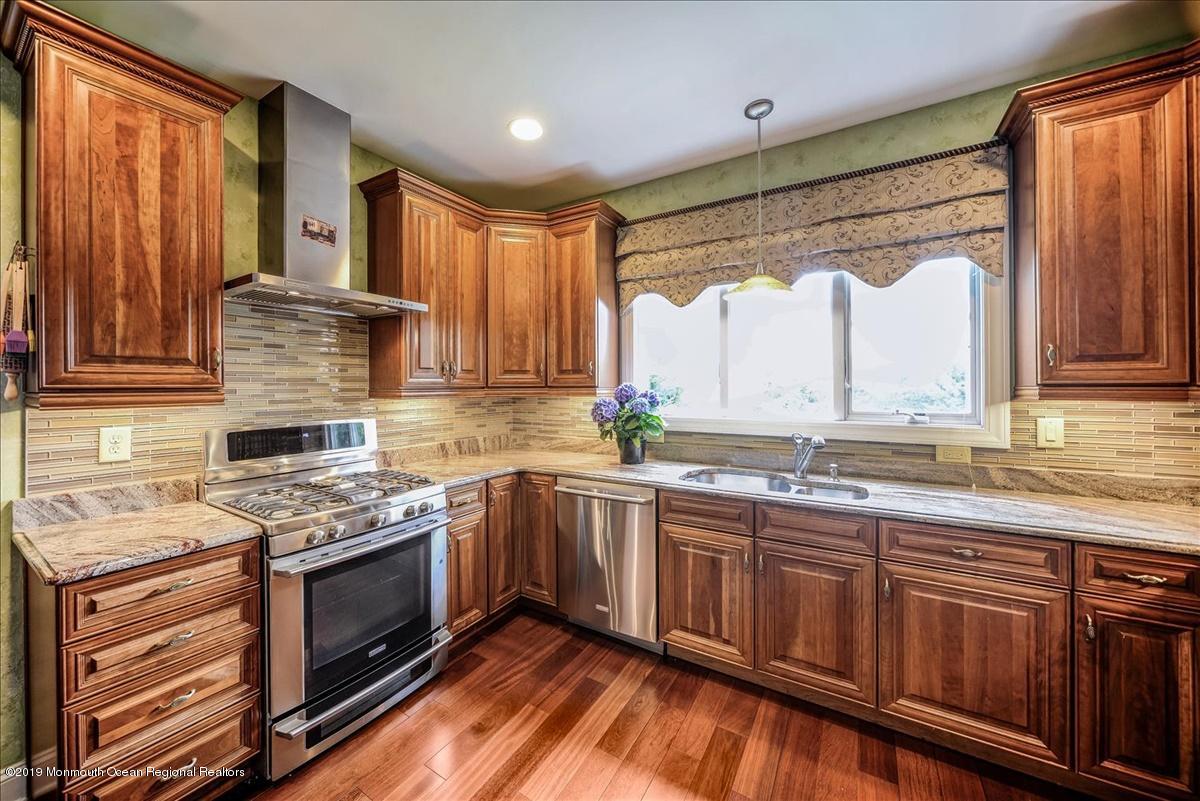 65 Deerfield Road Morganville, NJ 07751 - Photo 7 of 37 06-Kitchen