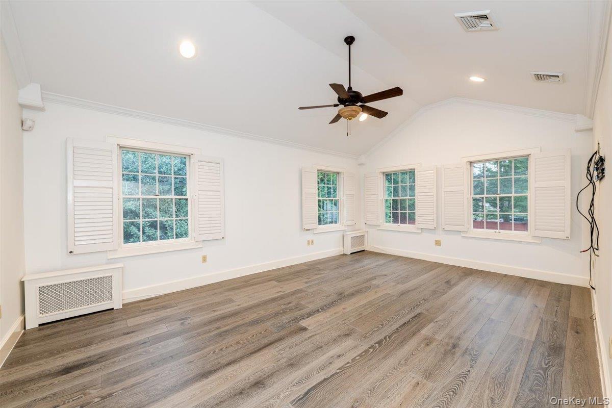 16 Lodge Road Great Neck, NY 11021 - Photo 15 of 24