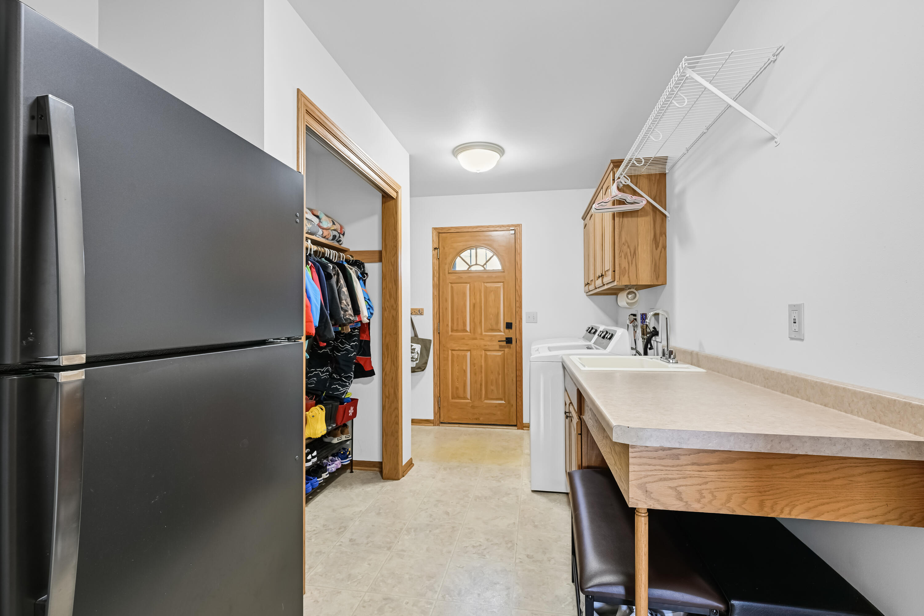 284 Prairie Run Grafton, WI 53024 - Photo 23 of 38 Laundry/Mudroom