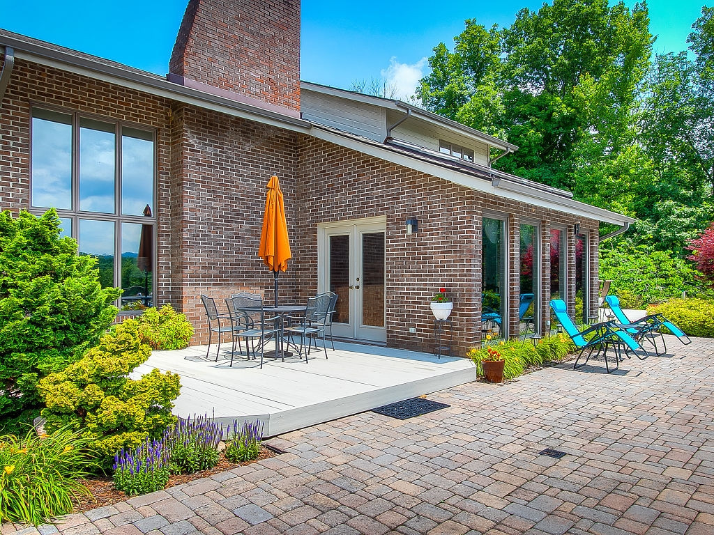 4027 Glen Alpine Road Kingsport, TN 37660 - Photo 18 of 34 Patio