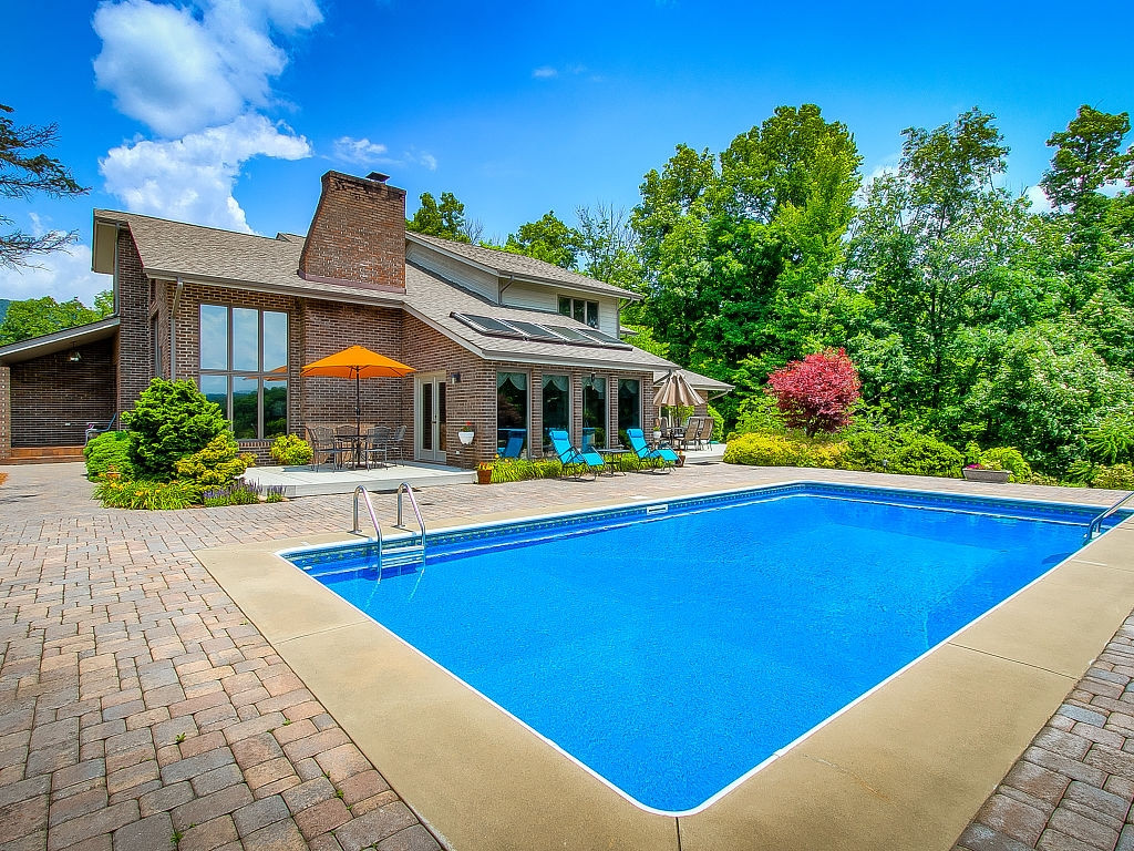 4027 Glen Alpine Road Kingsport, TN 37660 - Photo 21 of 34 Ready to take a dip