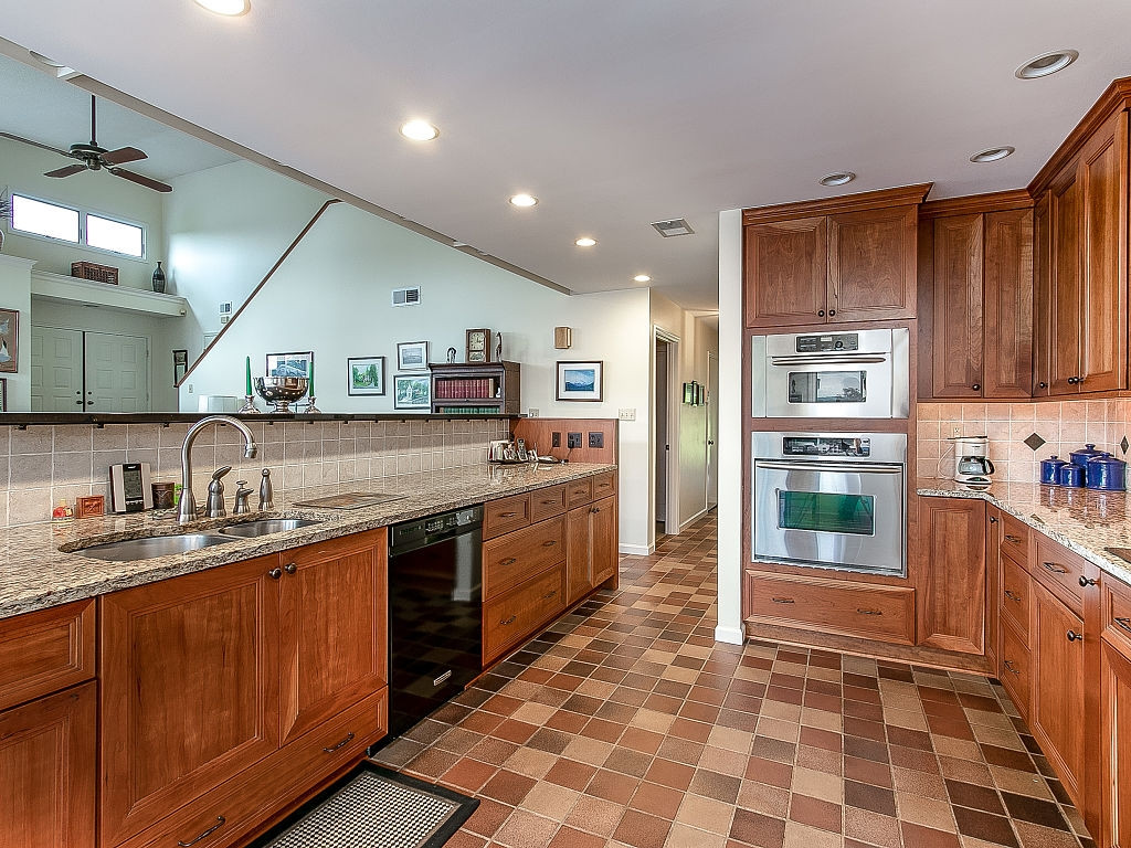 4027 Glen Alpine Road Kingsport, TN 37660 - Photo 7 of 34 Cutom Kitchen