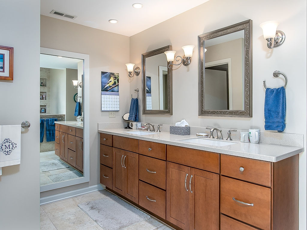4027 Glen Alpine Road Kingsport, TN 37660 - Photo 10 of 34 Master Bath