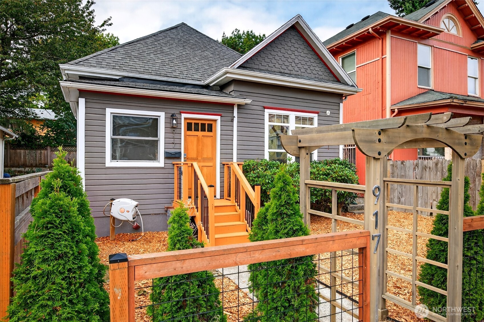 917 23rd Avenue Seattle, WA 98122 - Photo 1 of 38