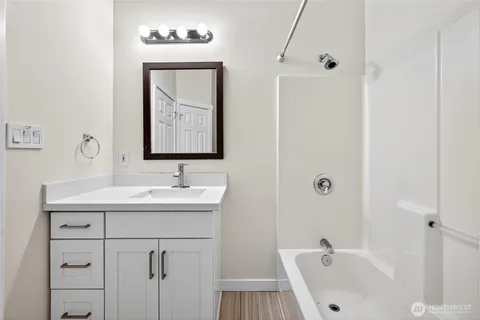 $715,000 | 917 23rd Avenue, Seattle, WA 98122