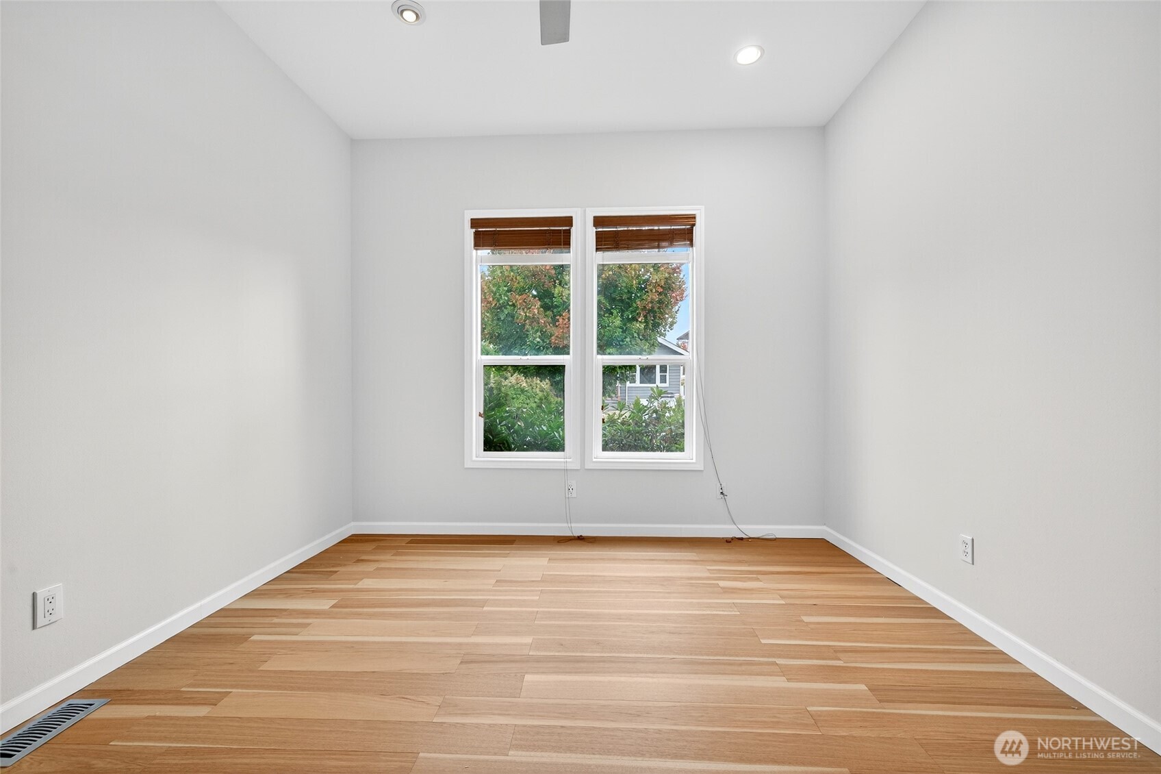 917 23rd Avenue Seattle, WA 98122 - Photo 18 of 38