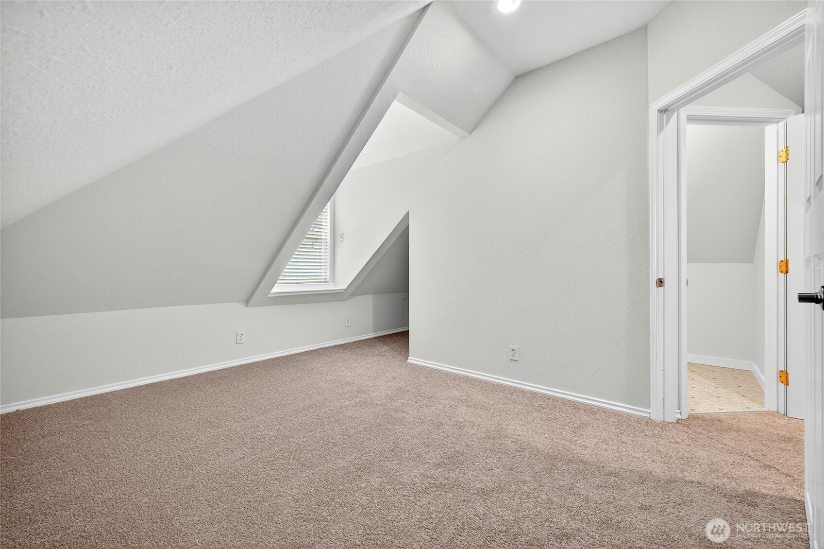 917 23rd Avenue Seattle, WA 98122 - Photo 22 of 38