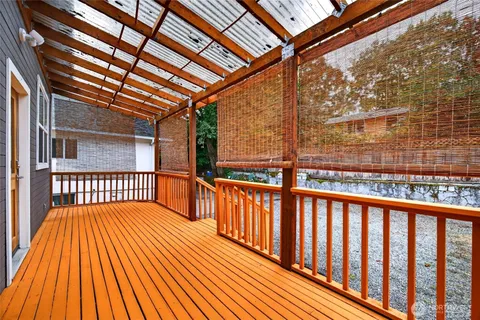 $715,000 | 917 23rd Avenue, Seattle, WA 98122