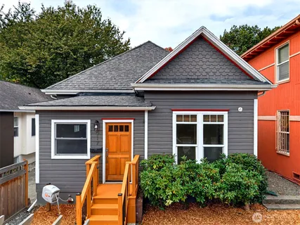 $715,000 | 917 23rd Avenue, Seattle, WA 98122