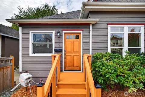 $715,000 | 917 23rd Avenue, Seattle, WA 98122