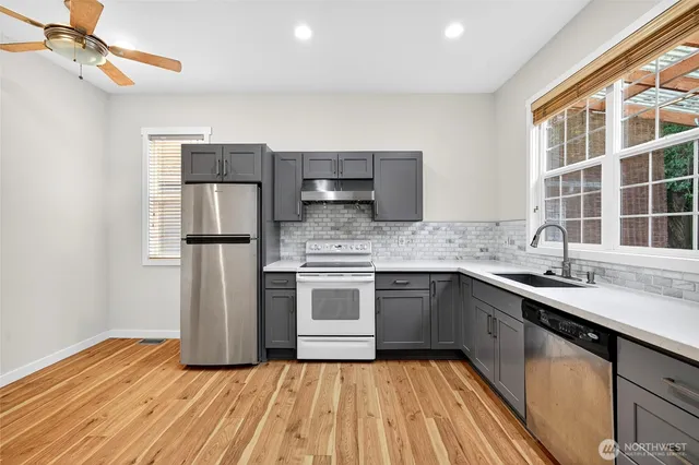 $715,000 | 917 23rd Avenue, Seattle, WA 98122