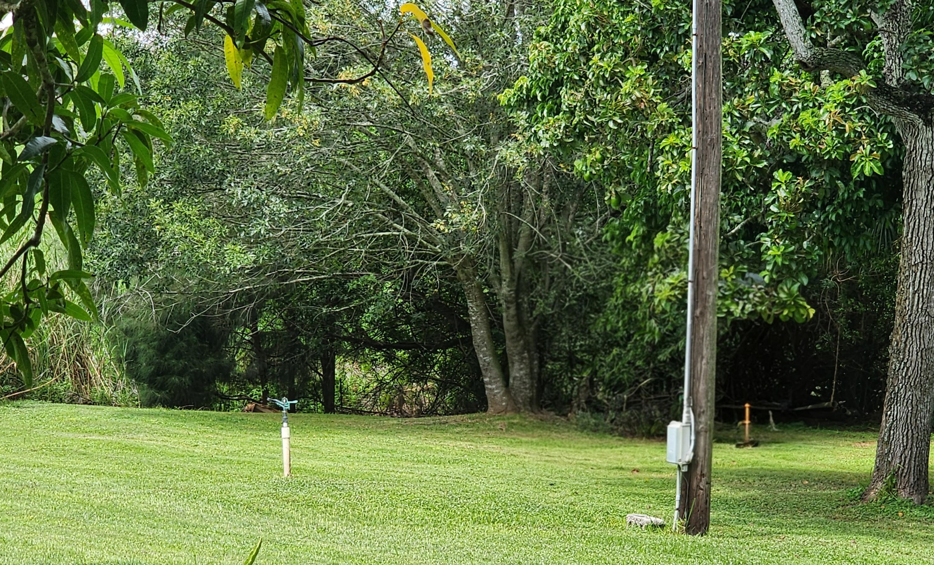 2727 Bacom Point Road Pahokee, FL 33476 - Photo 15 of 34 a view of a basketball area in a park