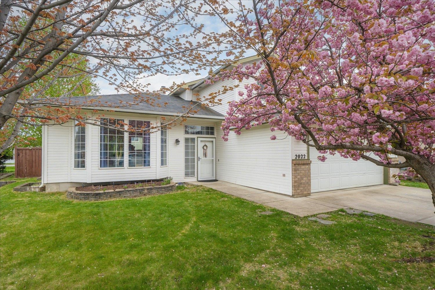 2022 North Rio Grande Lane Spokane Valley, WA 99016 - Photo 2 of 30
