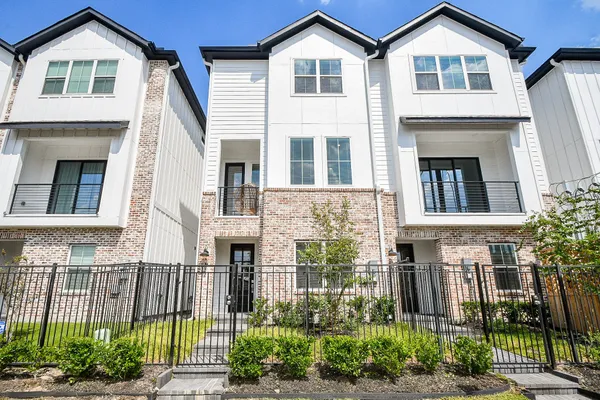 $3,750 | 139 Eastwood Street, Houston, TX 77011