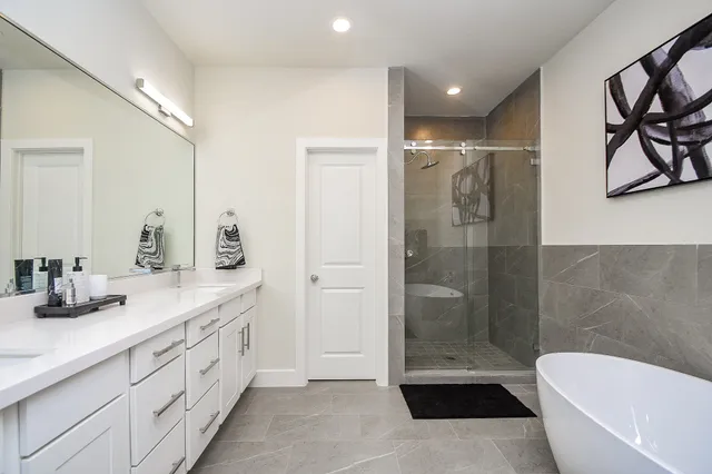 $3,750 | 139 Eastwood Street, Houston, TX 77011