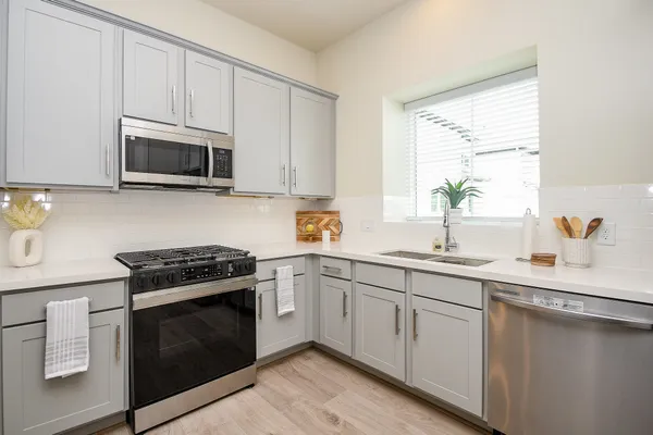 $3,750 | 139 Eastwood Street, Houston, TX 77011