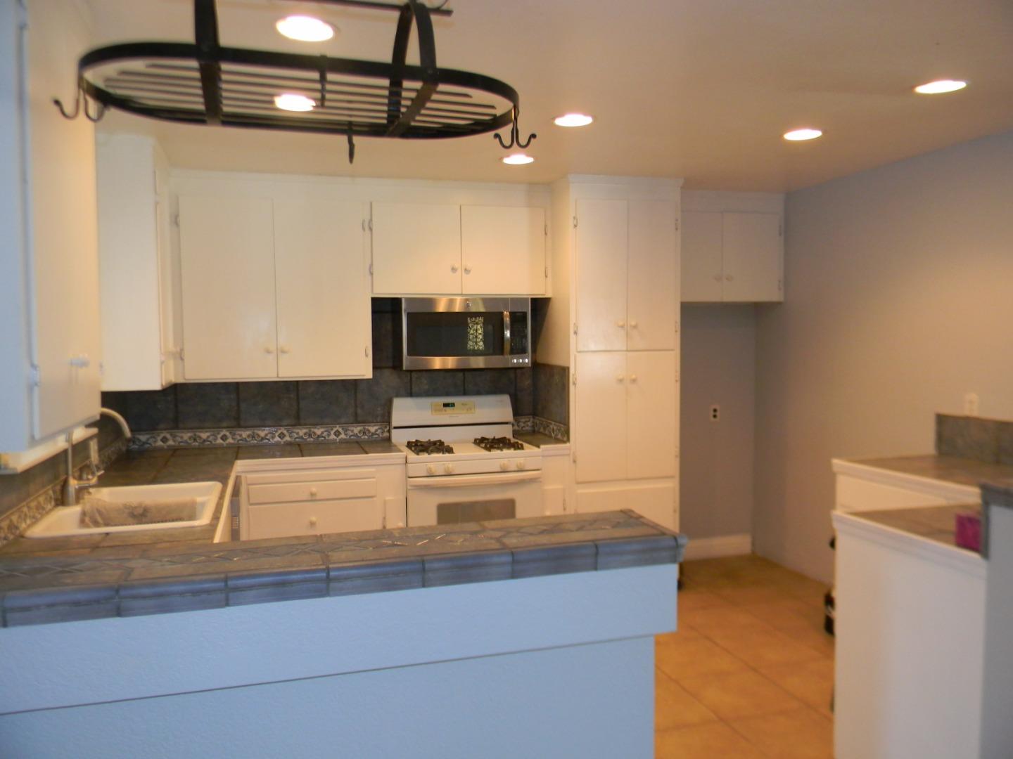 1593 Santa Ana Road Hollister, CA 95023 - Photo 15 of 43 Gallery Image 15