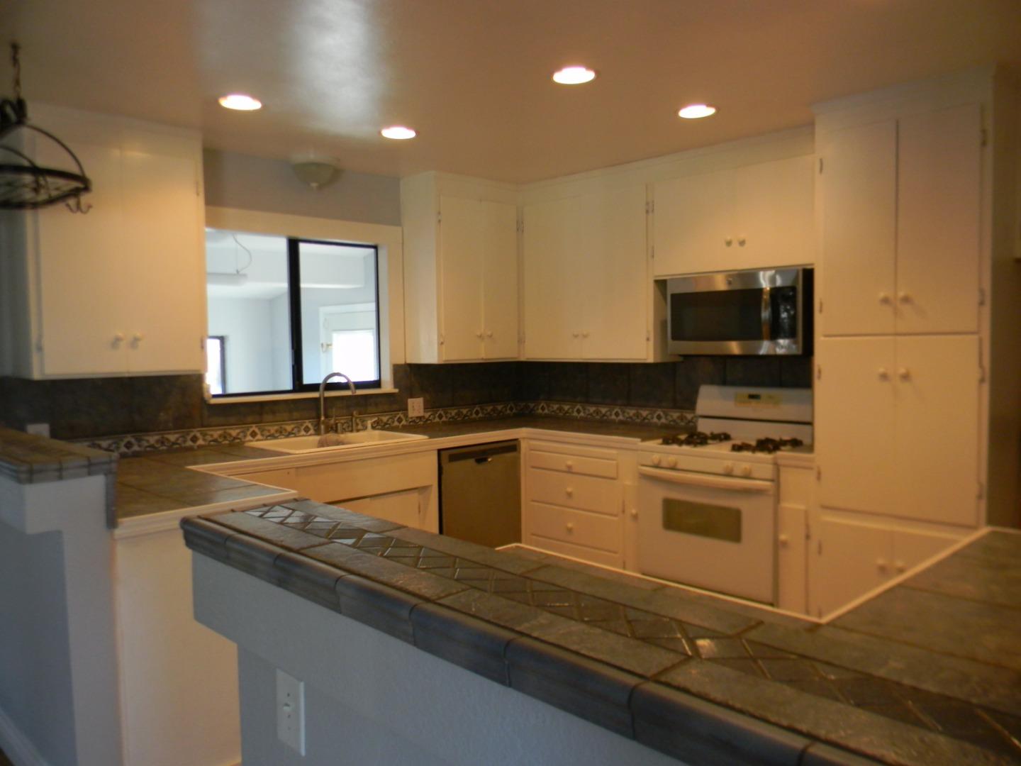 1593 Santa Ana Road Hollister, CA 95023 - Photo 16 of 43 Gallery Image 16