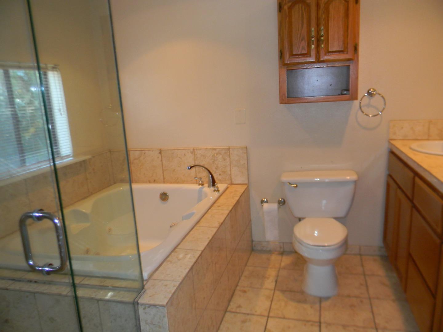 1593 Santa Ana Road Hollister, CA 95023 - Photo 9 of 43 Gallery Image 9