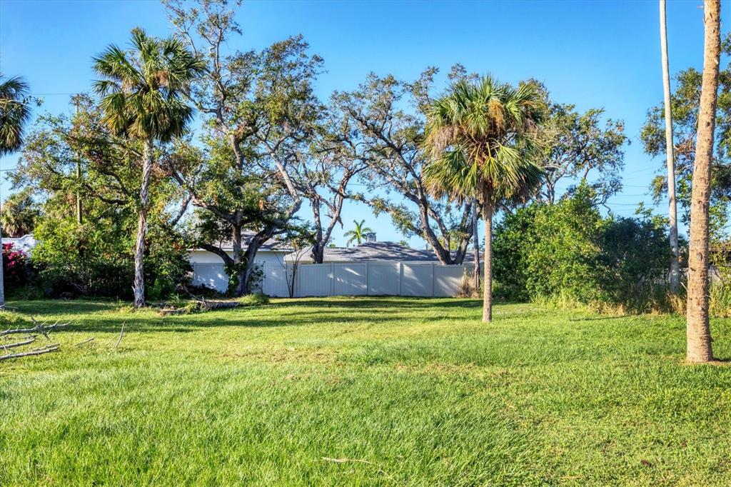 7332 Phillips Street Sarasota, FL 34243 - Photo 3 of 6