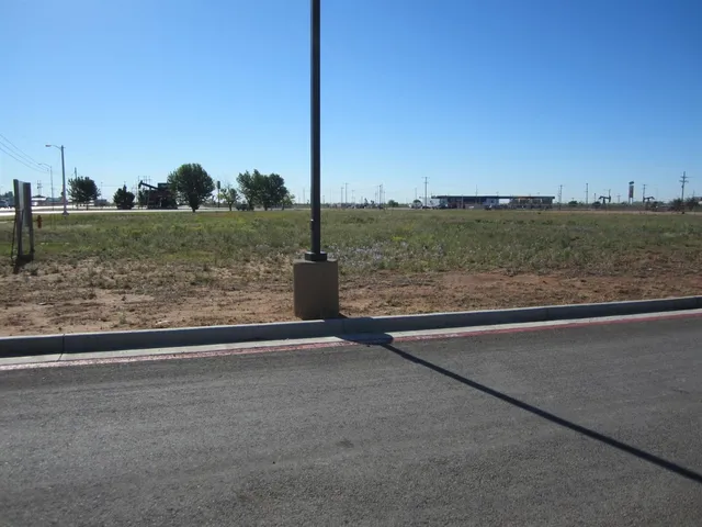 $350,000 | 850 East Broadway Street, Denver City, TX 79323