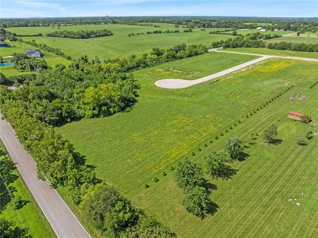 $227,000 | 13307 Winner's Circle, Smithville, MO 64089