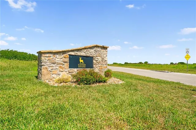 $227,000 | 13307 Winner's Circle, Smithville, MO 64089